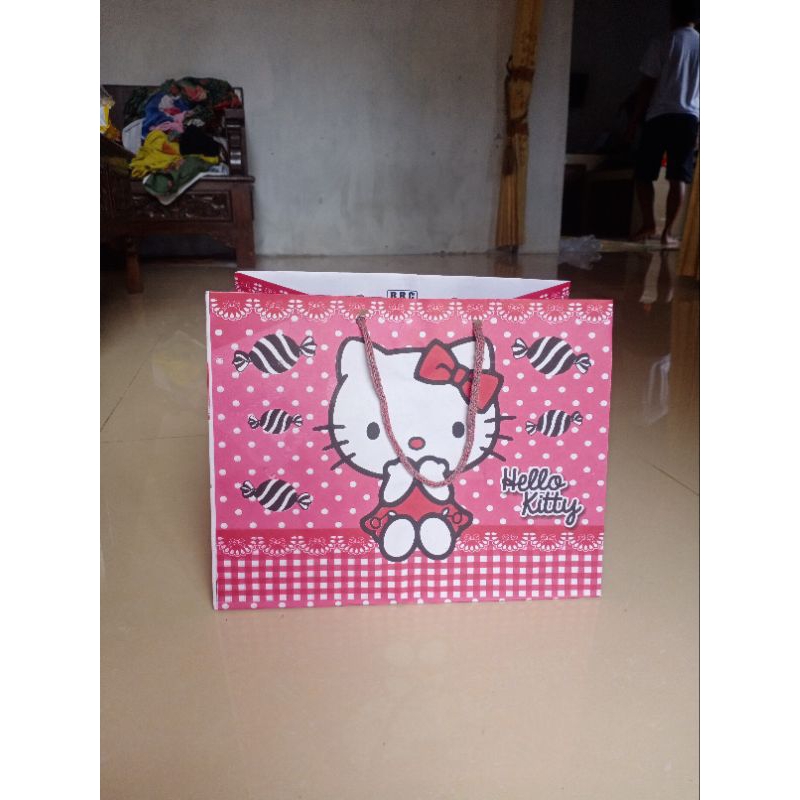 

Paperbag bento karakter uk 21x17x27 (isi 12pcs)