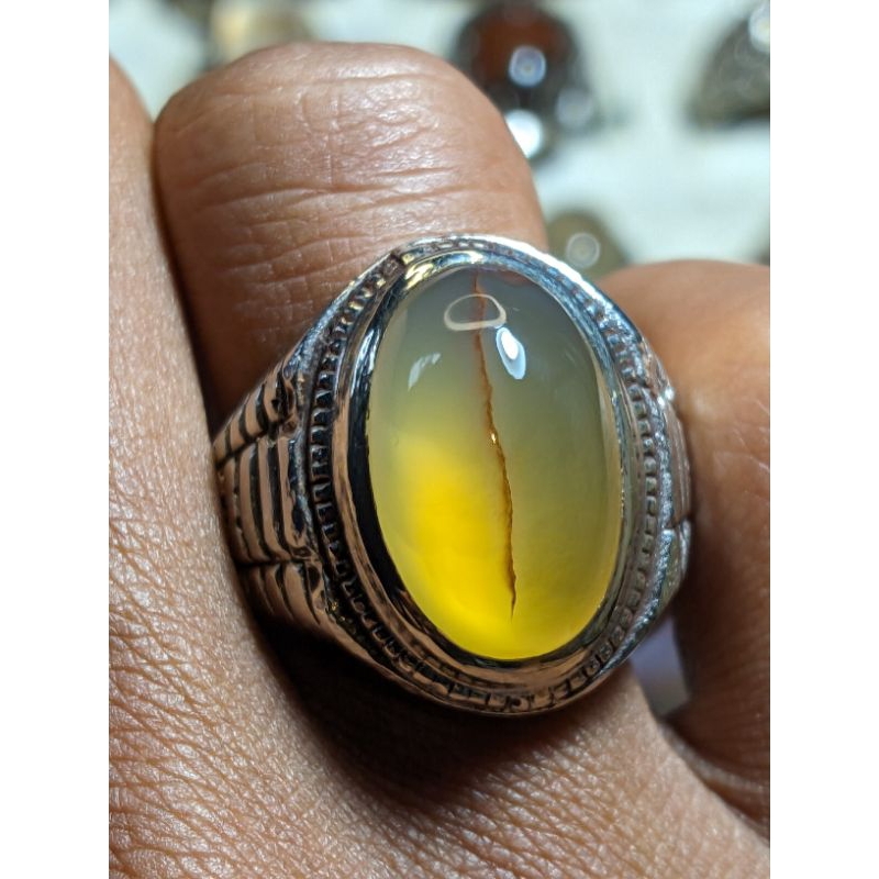 Batu akik cempaka kuning