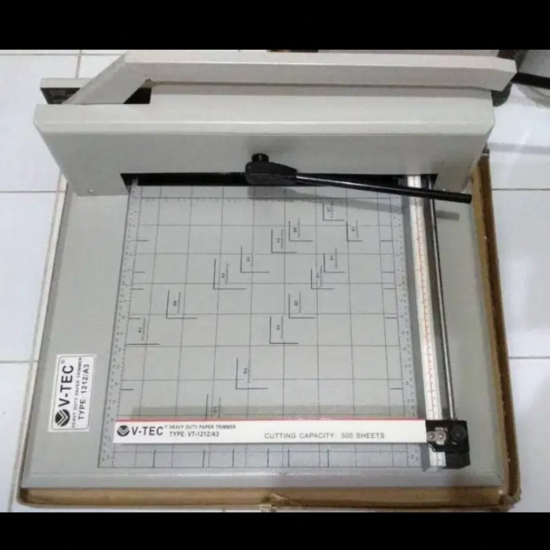 

V-Tec Paper Cutter A3 VT-1212 430 mm | Pemotong Kertas 500 Lembar