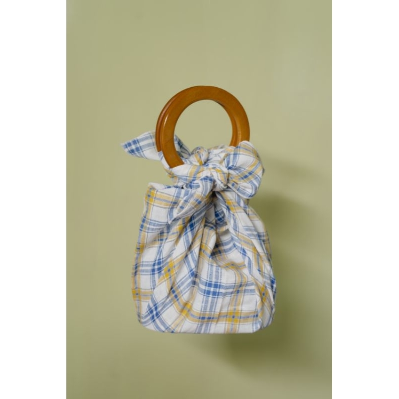 

Tas Kain hampers