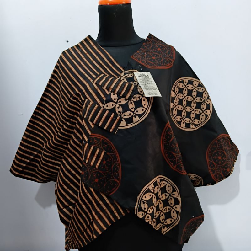 Blus batik Crop motif sogan