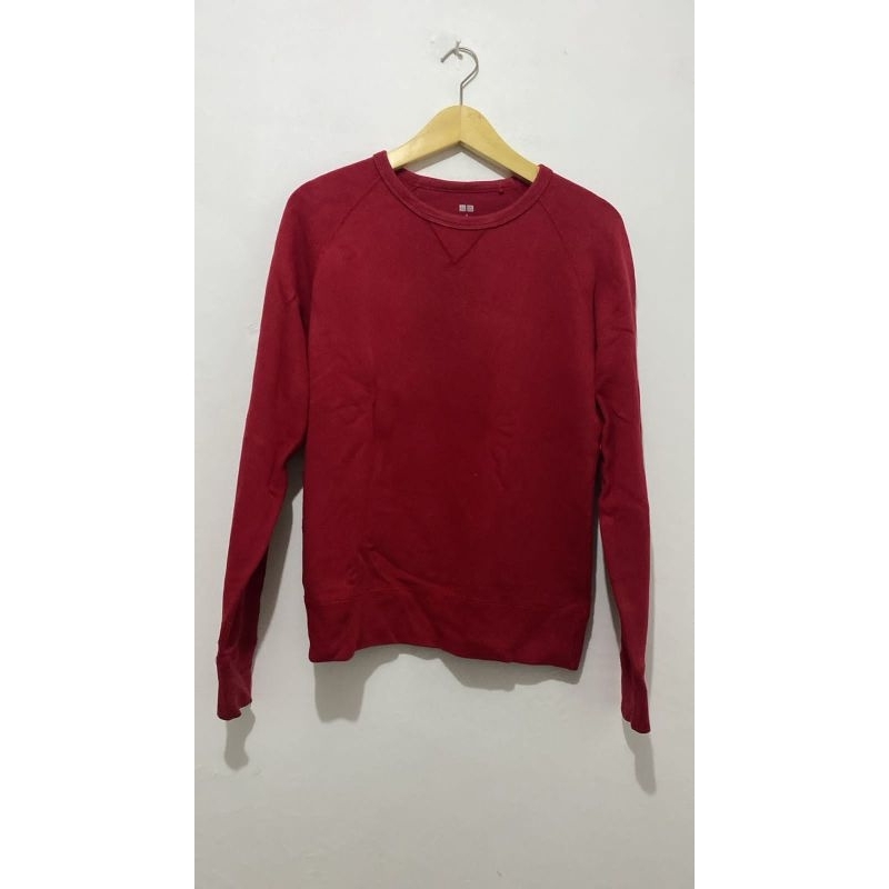 crewneck atau sweater polos uniqlo