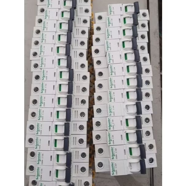 mcb schneider. IC. 60N. C. 10A