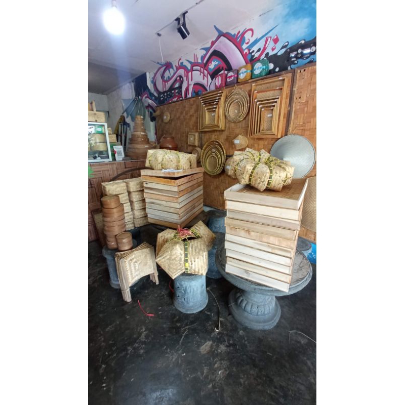 

besek ukuran 18x18cm(1 pcs bukan 1 pasang)/besek souvenir/besek mini/besek grosir/ ANYMN