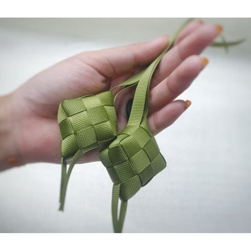 

1 BUAH - KETUPAT PITA 9MM WILLOW