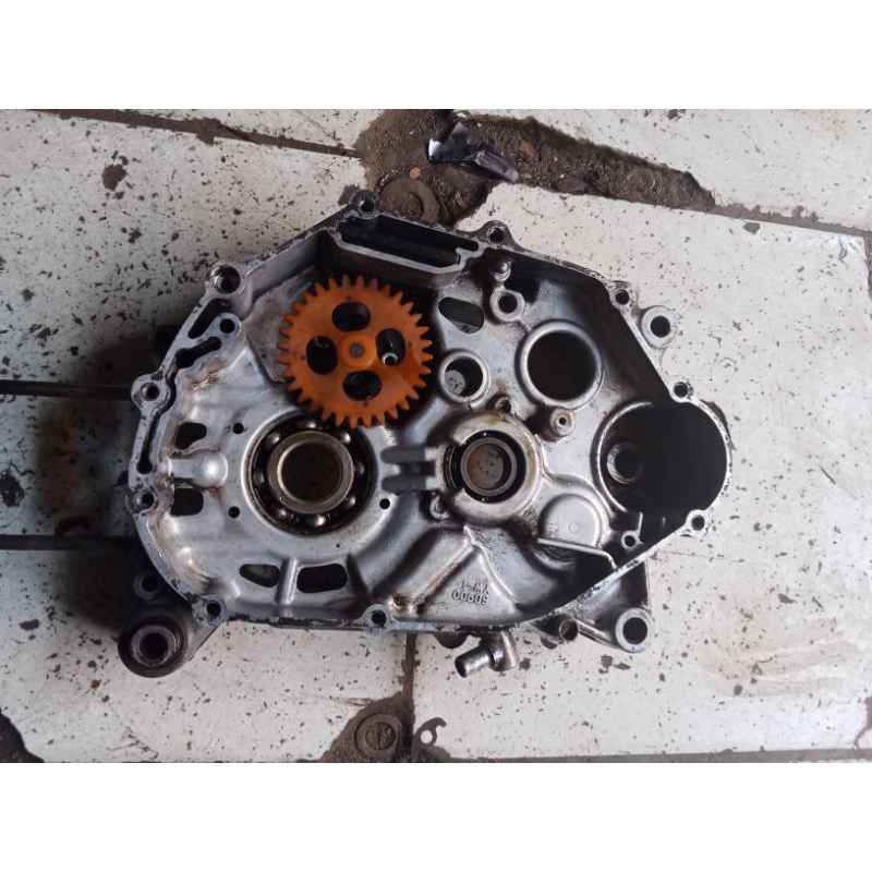 KRENGKES/CRANKCASE SEBELAH KANAN YAMAHA VEGA ZR/JUPITER Z1/JUPITER ROBOT/COPOTAN ORIGINAL