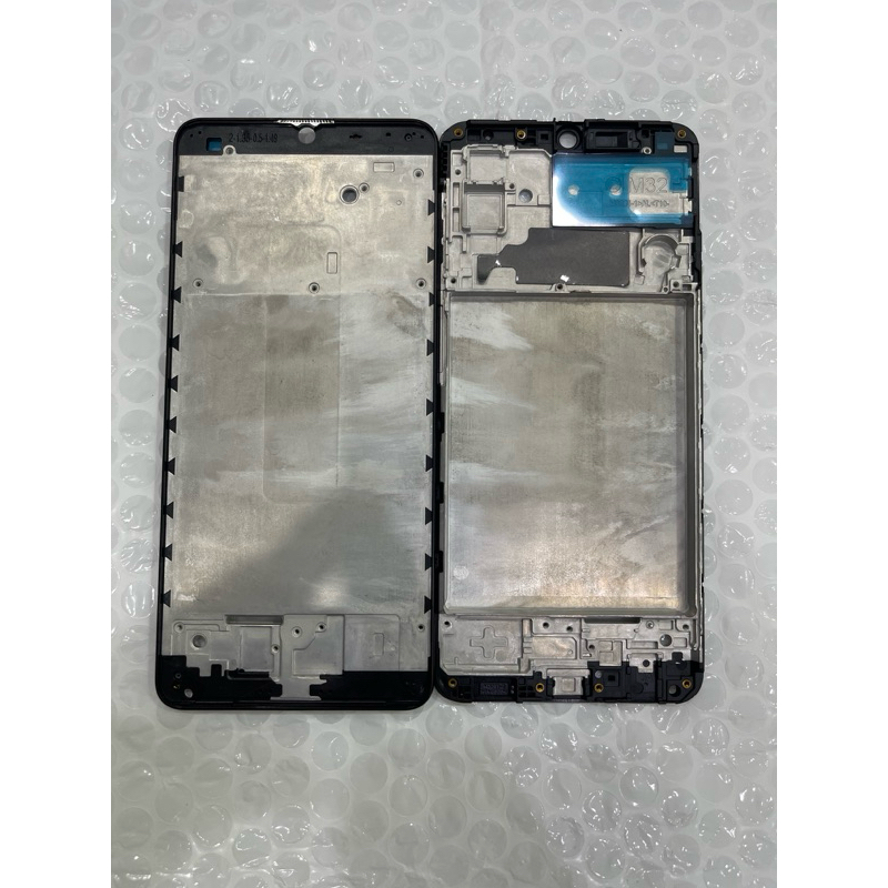 frame dudukan lcd samsung M32