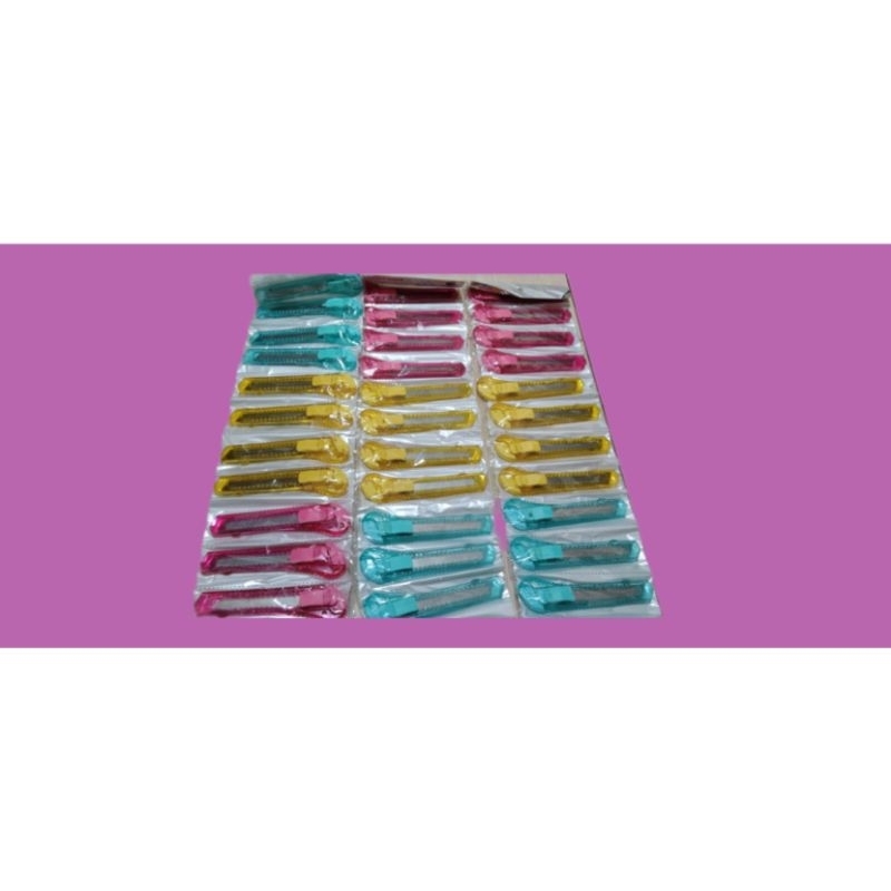 

pisau kater bening besar isi per renceng (12)pcs