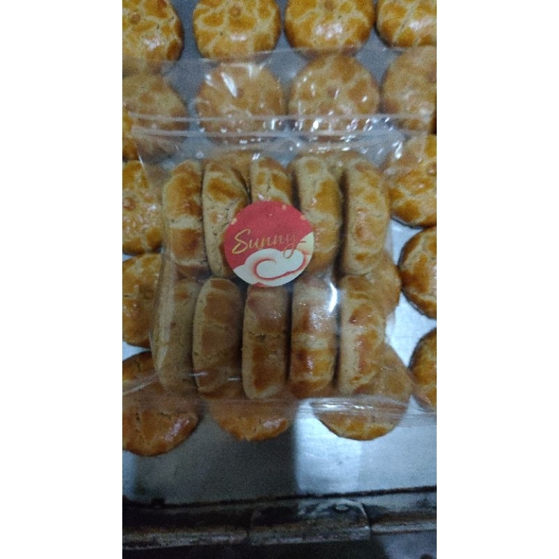 

kue kacang premium asli enak gurih sunny homemade (isi 10 pcs)