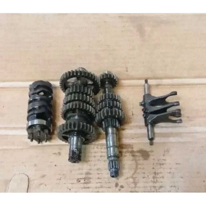 Gigi rasio gearbox gear transmisi yamaha Vixion old original