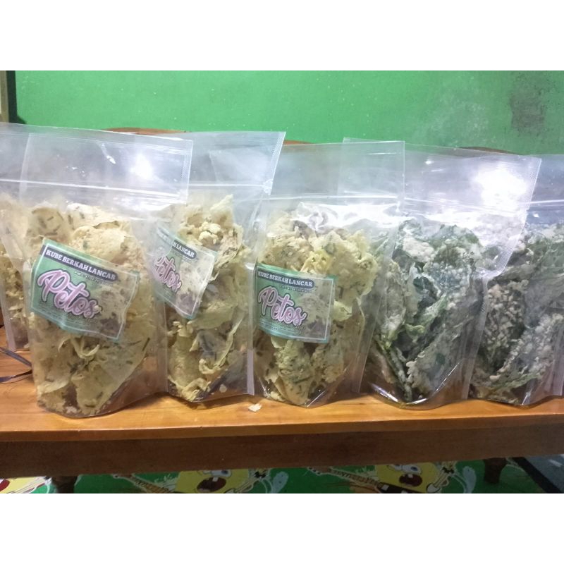 

petos dan makanan ringan dll