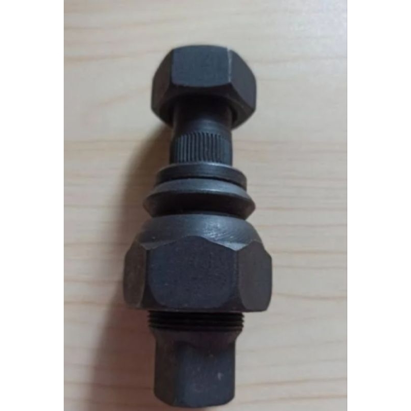 Baut roda belakang ps125 canter merk Mitsuda RH (kanan)