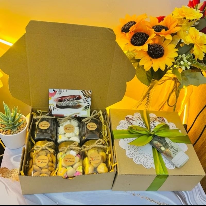 

HAMPERSBOX KUE KERING/PARCEL/GIFTBOX/NATAL/IMLEK/KADO/Hampers minimalis