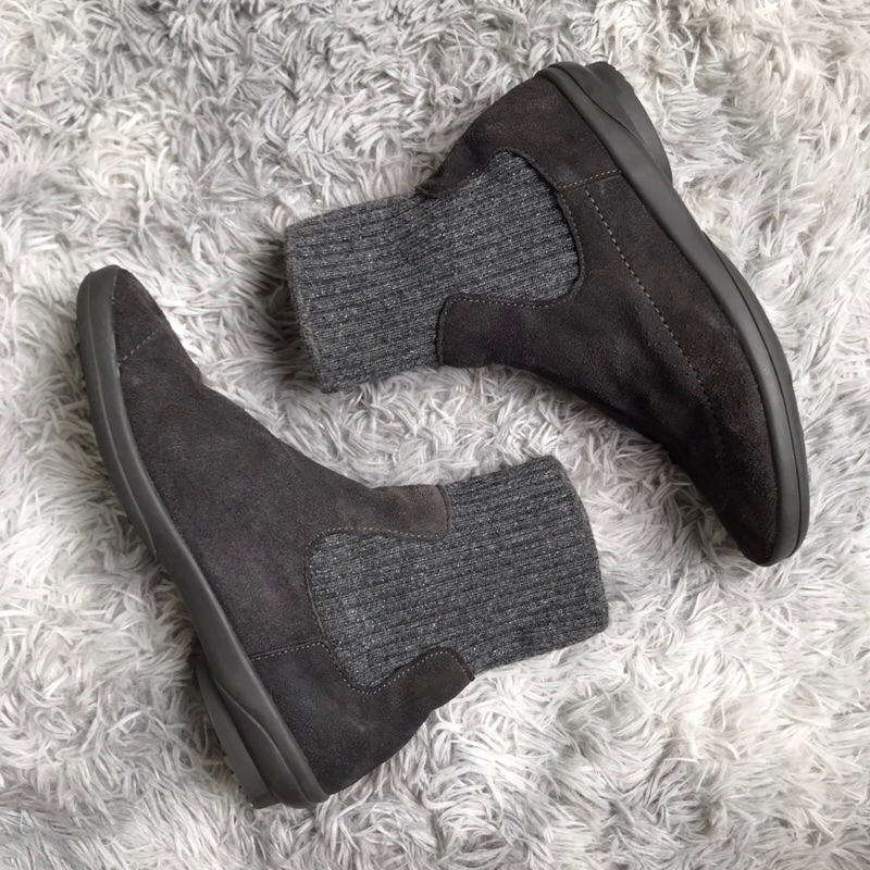VINCE CAMUT0 grey suede chelsea boots - 825