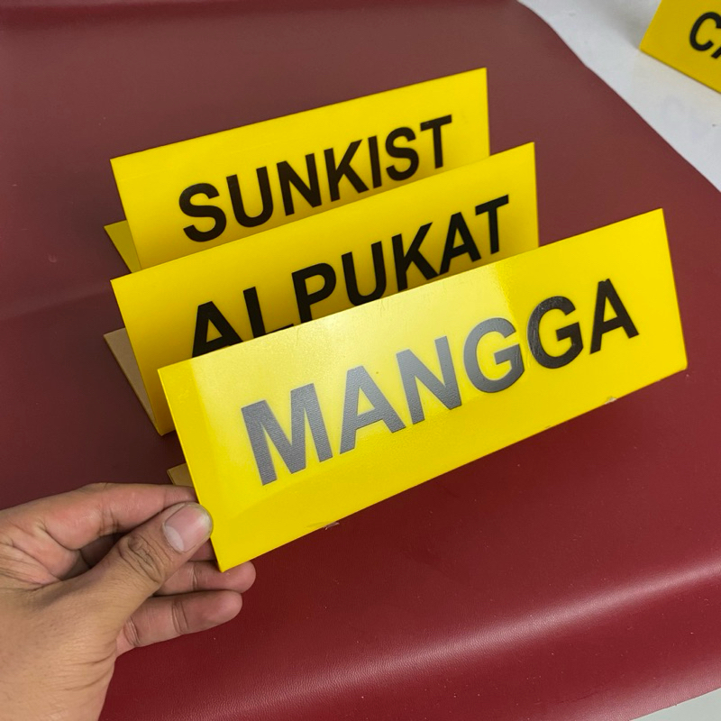 Papan nama meja akrilik name tag meja akrilik