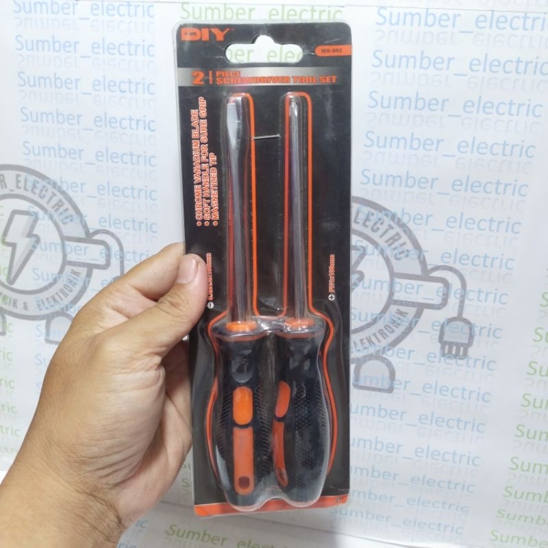 obeng plus minus 1 set 2 pcs by MR DIY