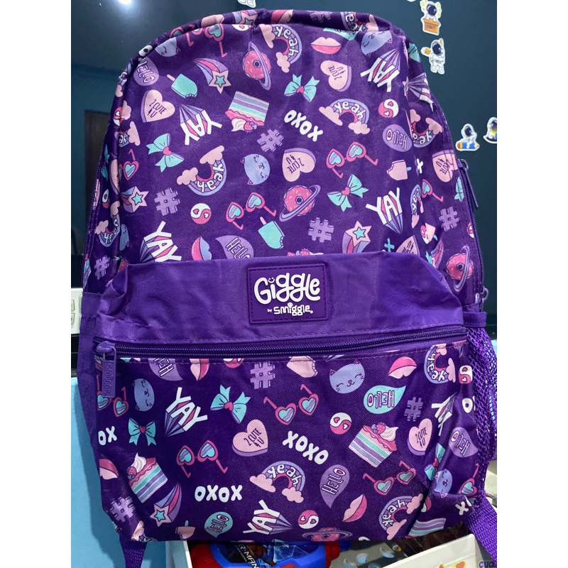 Tas sekolah giggle by smiggle