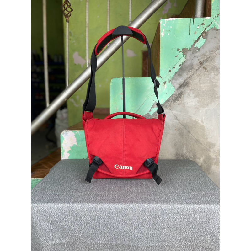 Sling bag CRUMPLER x Canon