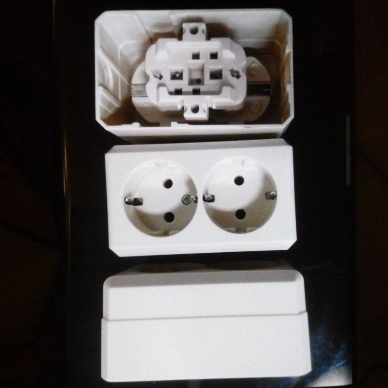 STOP KONTAK BROCO 2 LUBANG OUTBOW