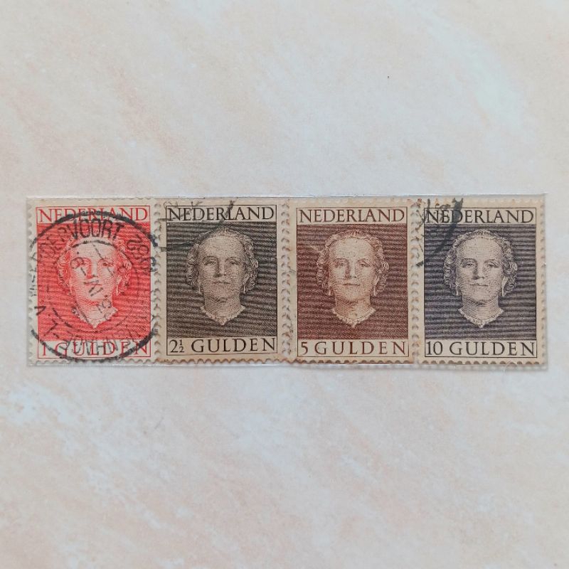

(AG) Perangko Belanda 1949 Queen Juliana - 1949 - Type 'En Face' - Queen Juliana (1909-2004) Set Lengkap 4 pcs Used