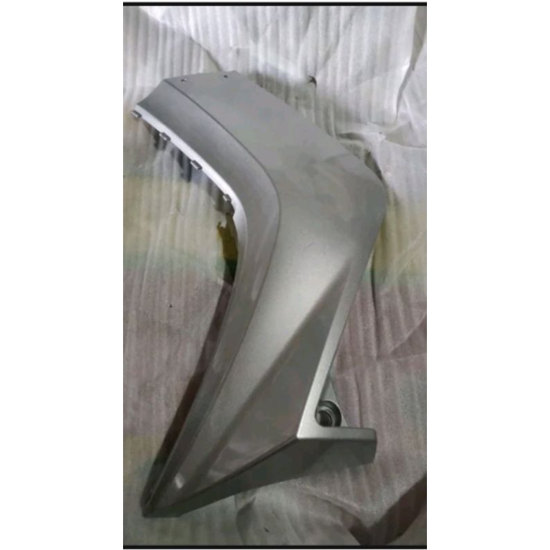1s7 f8311 00 p3 original YGP Yamaha genuine part NOS bok cover body samping ebek sayap luar Kiri sil
