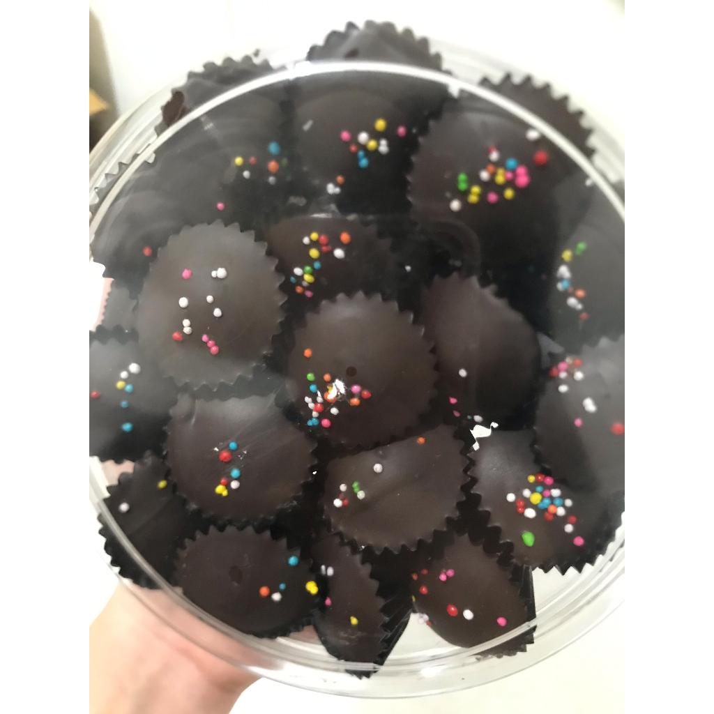 

Kue Lumpur Monica Loren Premium Quality Since 2000
