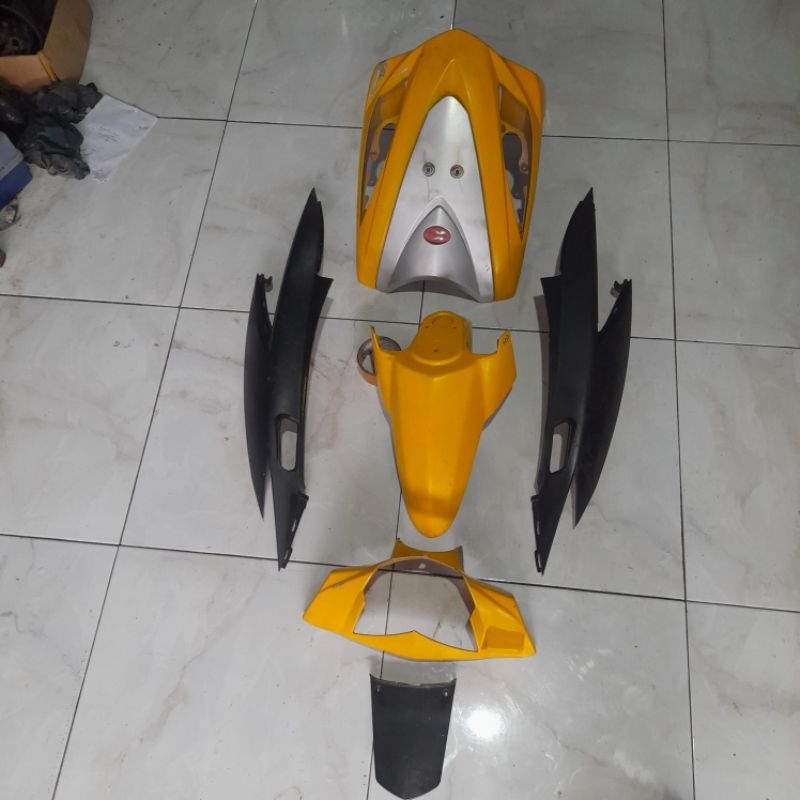 COVER BODY FULL BAGIAN HALUS KYMCO FREE LX , KONDISI  BEKAS ORIGINAL