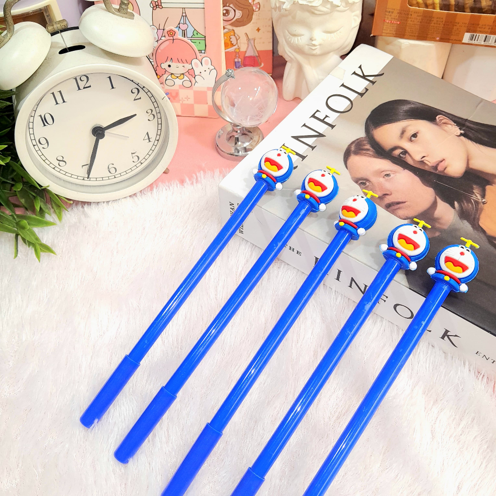 

Pulpen gel DORAEMON Super Cute Lucu Favorit Anak Terlaris Harga TERMURAH / Pen gel Doraemon Imut Unik Ready 1 Model Variant Alat Tulis Sekolah Anak Terlengkap Best Quality Bisa Grosir dan COD