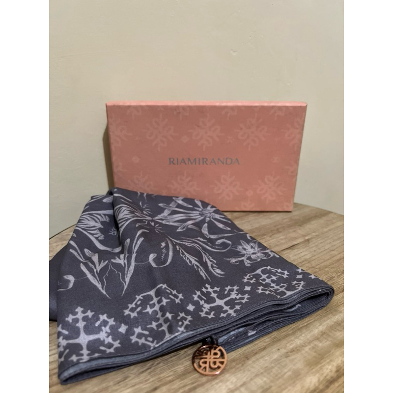 Ria Miranda - Sahari Scarf - Grey