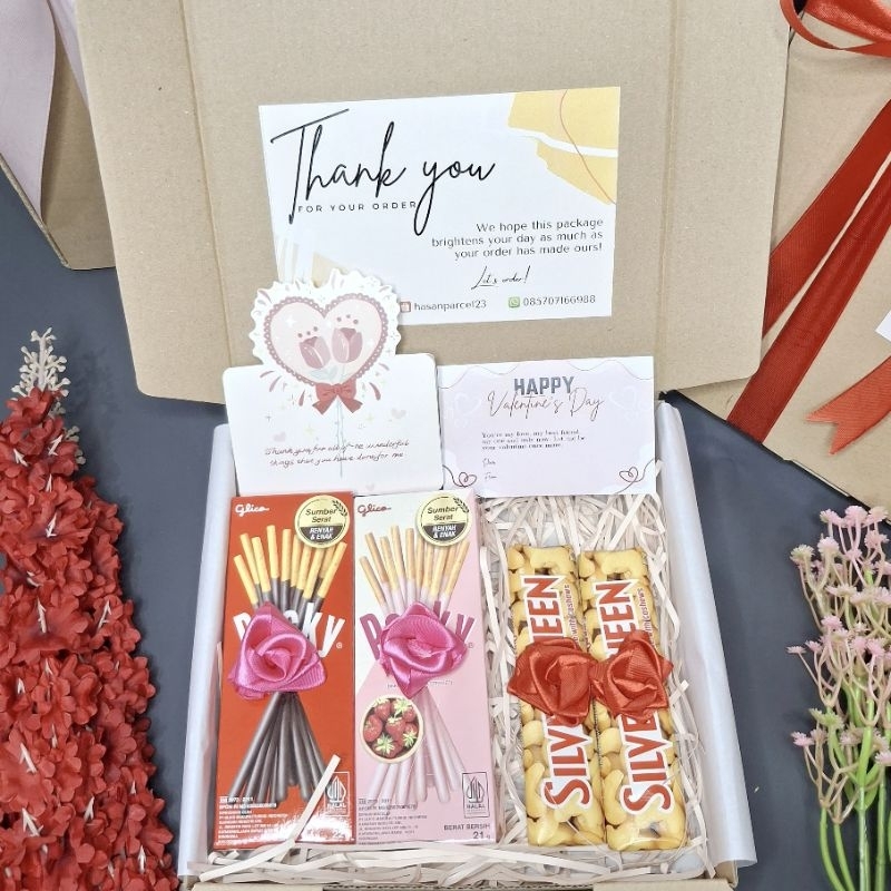 

GIFT BOX COKLAT / HAMPERS VALENTINE / KADO ULTAH BUAT PACAR MURAH