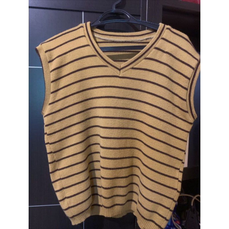 Preloved Vest Knit Coklat belang wanita allsize tebal