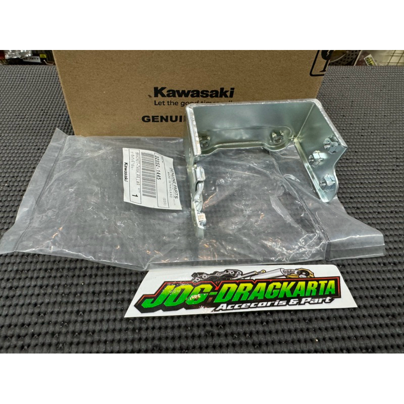 BREKET TANGKI DUDUKAN TANGKI KAWASAKI NINJA RR OLD NEW ZX 32052-1445