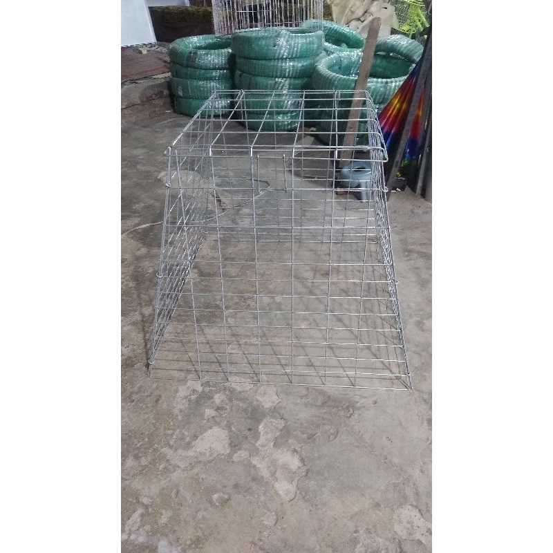 kandang ayam model piramida