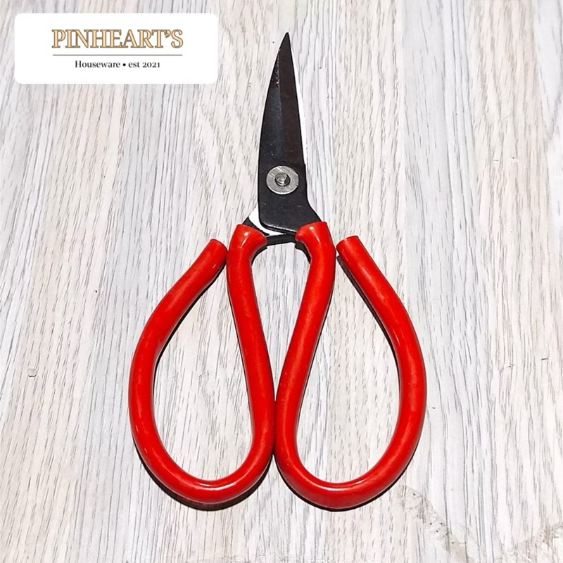 

GUNTING KULIT SERBAGUNA 8INCH / GUNTING SENG / GUNTING KAIN KERTAS / GUNTING KODOK 8INCH SERBAGUNA GAGANG MERAH