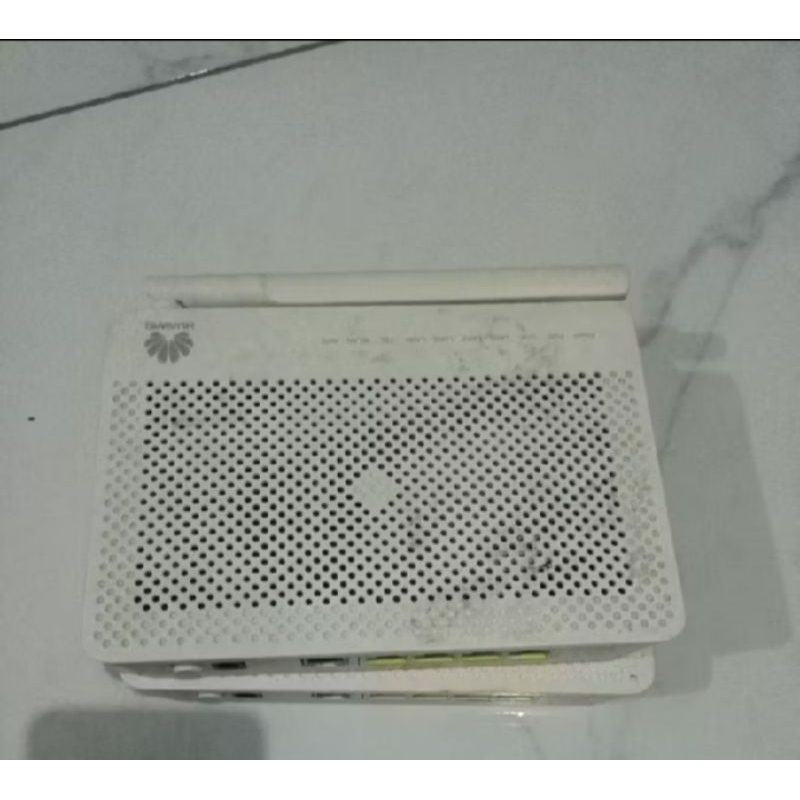 Huawei HG8245H5 port biru