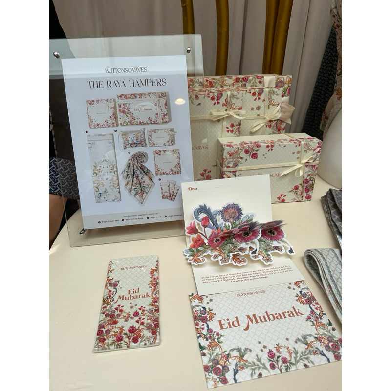 The Raya Hampers Buttonscarves BS Store BSLady