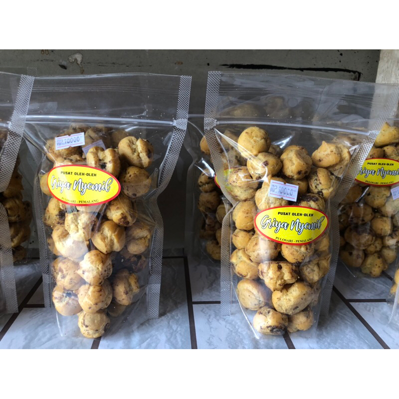 

kue soes pouch