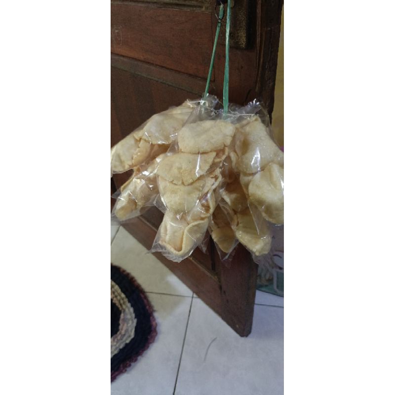 

kerupuk matang puli beras atau terasi