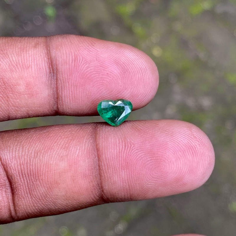 Natural Zambian Emerald Jamrud Batu Zamrud colombia Heart Shape Ukuran Kecil Dim 8x6x3