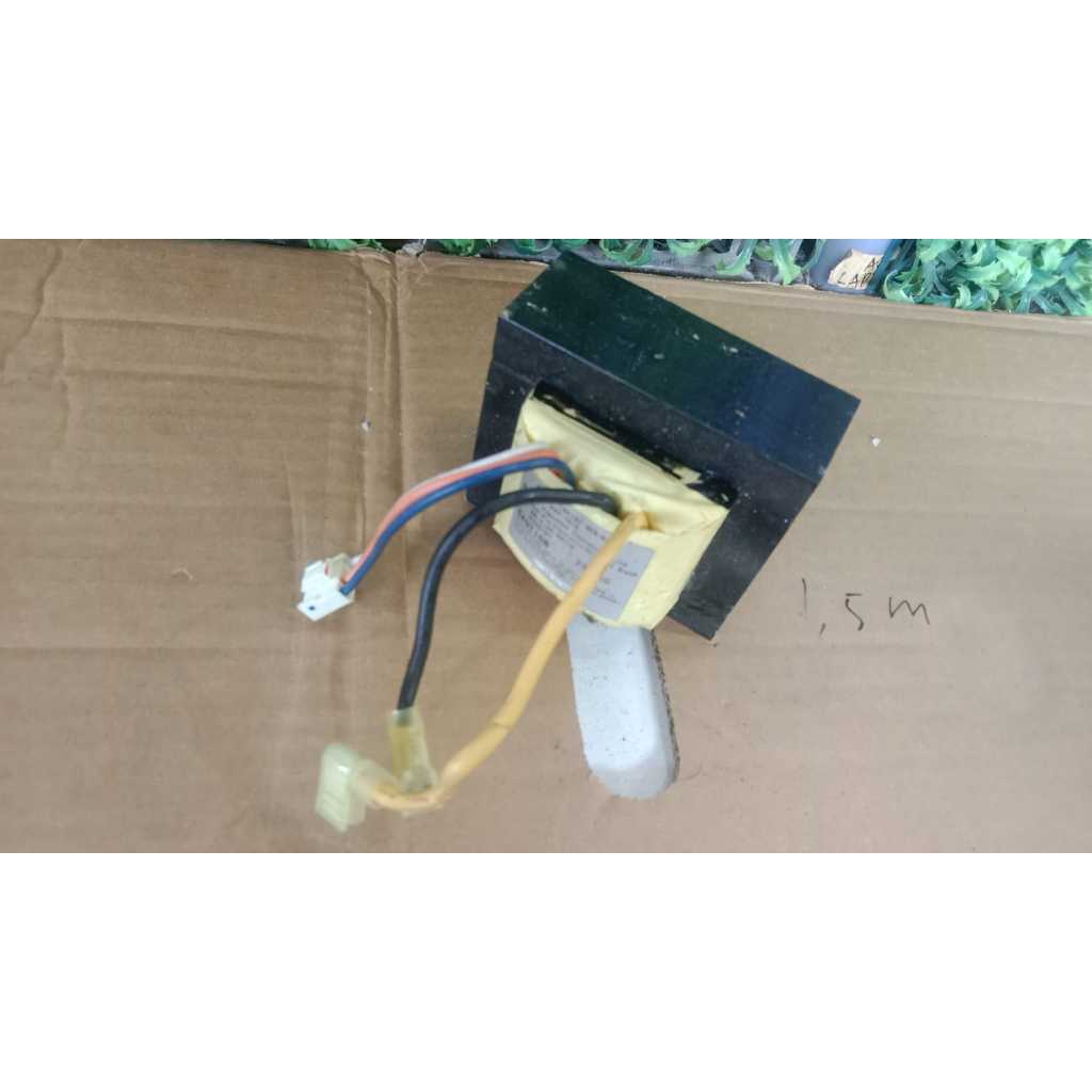 BEKAS COPOTAN NORMAL TRAVO UPS  APC BX800 220v output 8v BX800LI-MS BX800LIMS 800VA 415WATT