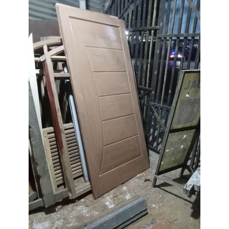daun pintu kayu kamper ukuran 80*200 terbuat dari kayu bekas kayu kering