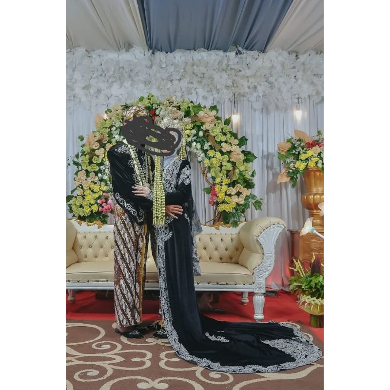 kebaya bludru pengantin sepasang