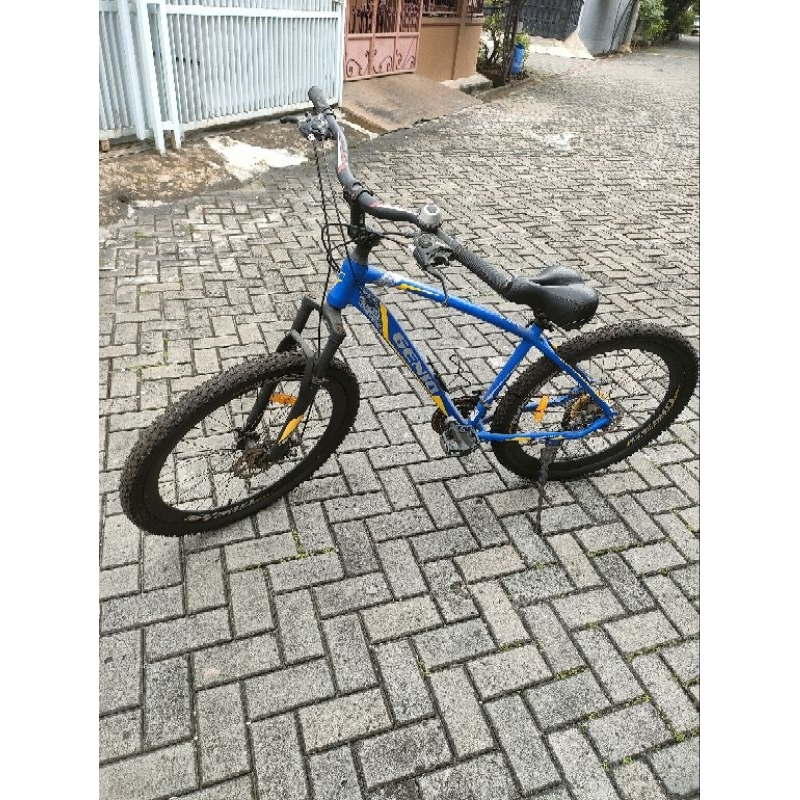 Sepeda gunung MTB GENIO by UNITED