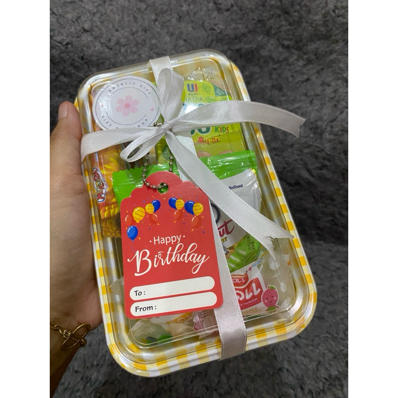 

HAMPERS ULANG TAHUN , MINI GIFT, BOX GIFT ISI 5 Snack [Varian HIJAU]