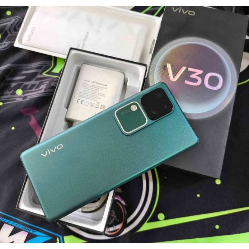 Vivo V40 5G 12/512 Second 100% Liknew