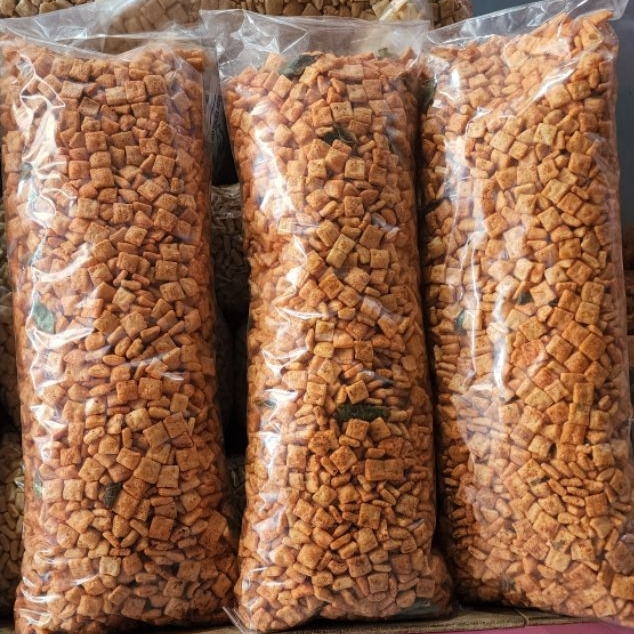 

1bal kerupuk rambak tahu rasa balado/ kerupuk rambak tahu balado 1kg/ kerupuk tahu/snack/cemilan