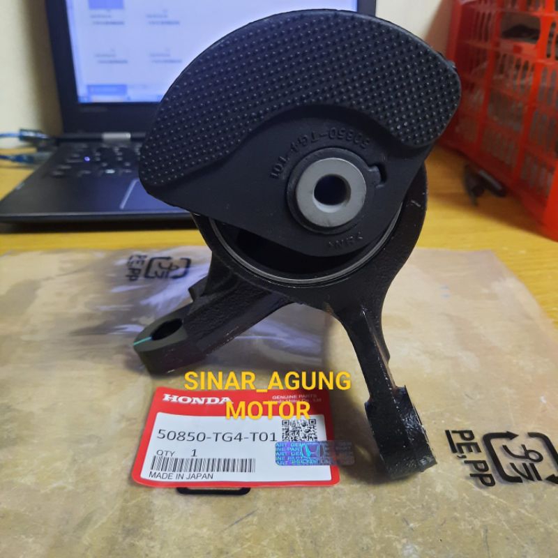 Engine mounting mobilio kiri original