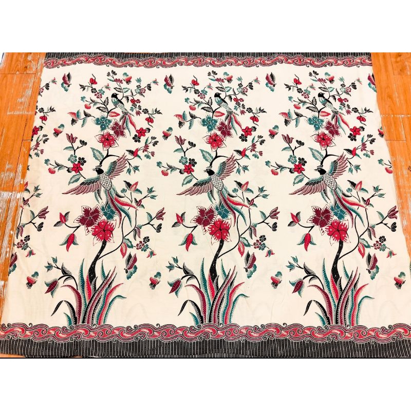 KAIN SOLO BATIK MOTIF BU merak Dasaran Putih tulang
