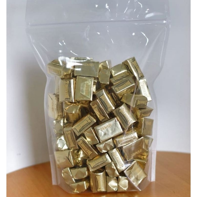 

Coklat delfi tresure almond