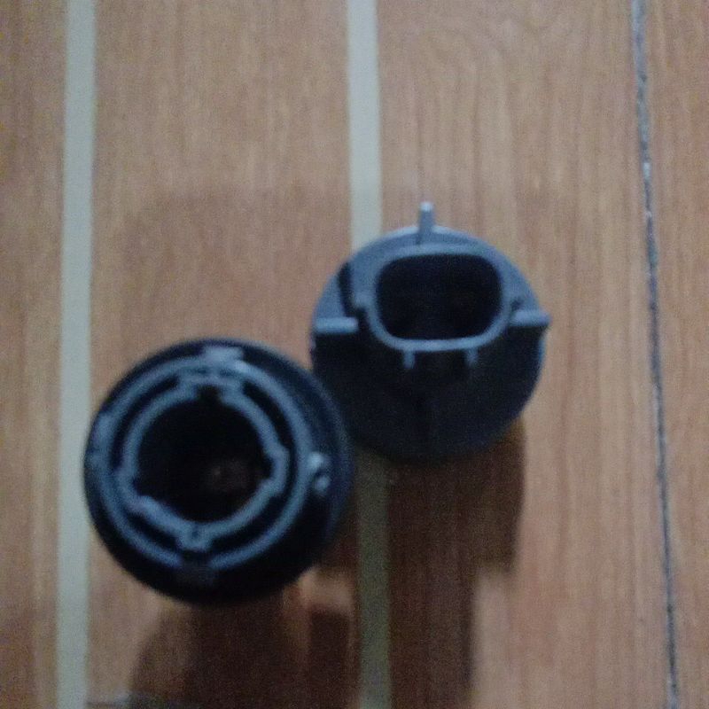 Soket Fitting Sein Lampu Depan Isuzu Panther Grand Touring Xpander Strada Pajero